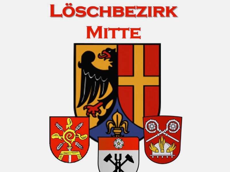 Logo des Löschbezirk Mitte: Wappen der Gemeinde Wadgassen. Überlappend am unteren Ende: Wappen der Ortsteile Schaffhausen, Hostenbach, Wadgassen (von links nach rechts)
